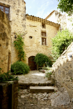 Townhouse, St. Montan-style